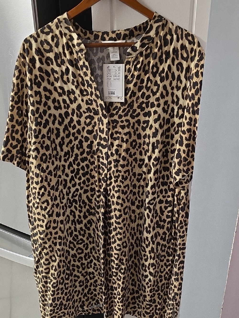 H&M Leopard Print Beige and Black Short Sleeve Dress